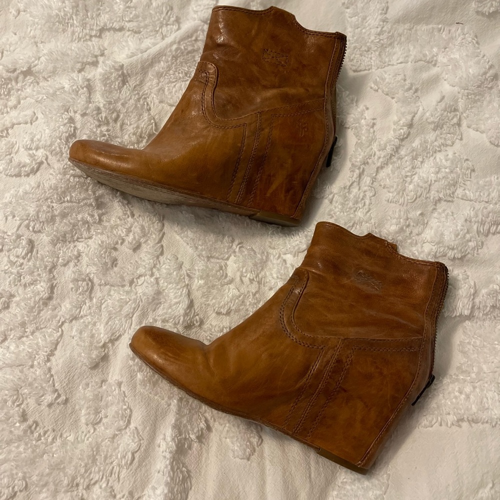 Frye Carson’s Wedge Bootie